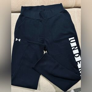 UNDER ARMOUR  SWEAT PANTS > SMALL <